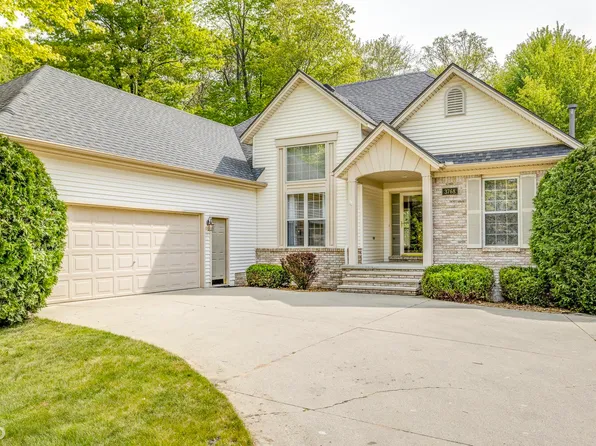 3768 Grant Ave, Fort Gratiot, MI 48059