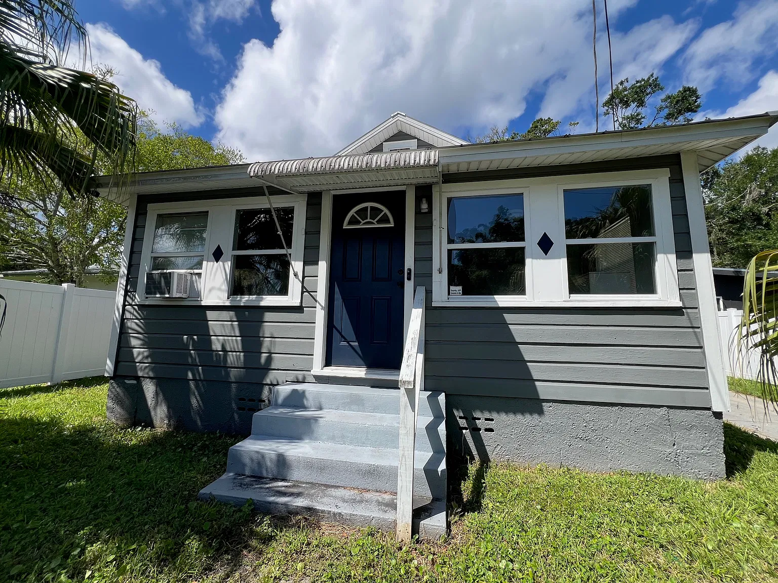 3 bed, 1064 sqft, $1,875 — Photo 1