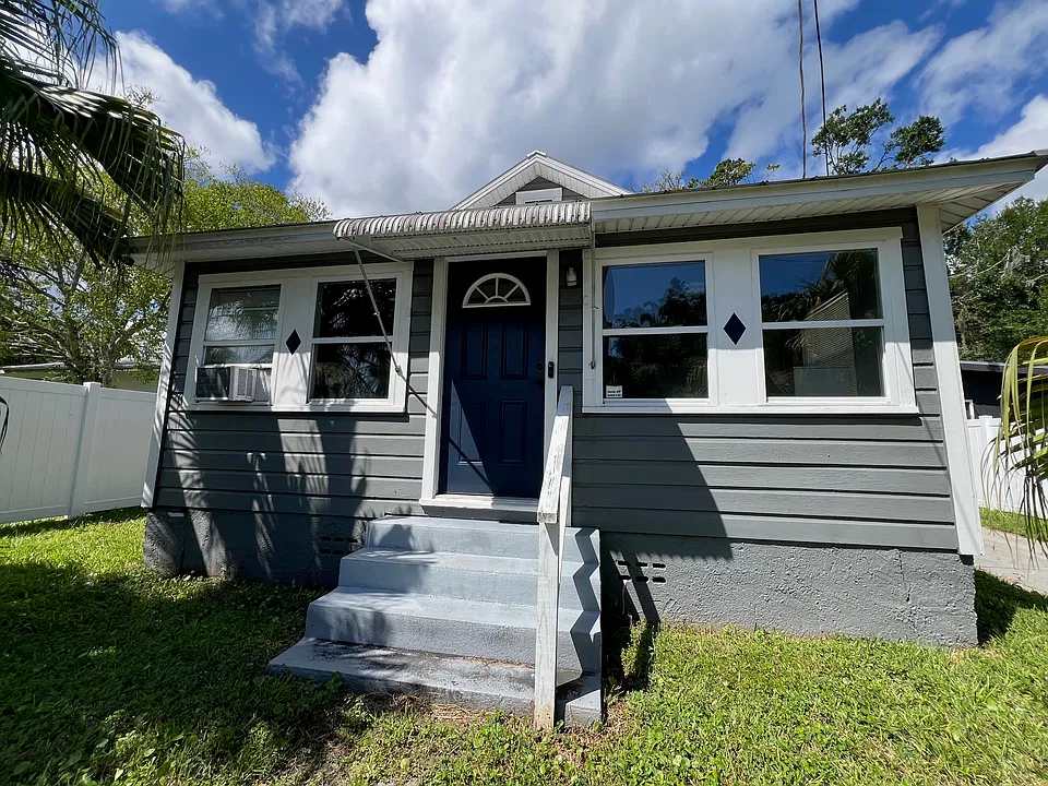 56 N Whitney St