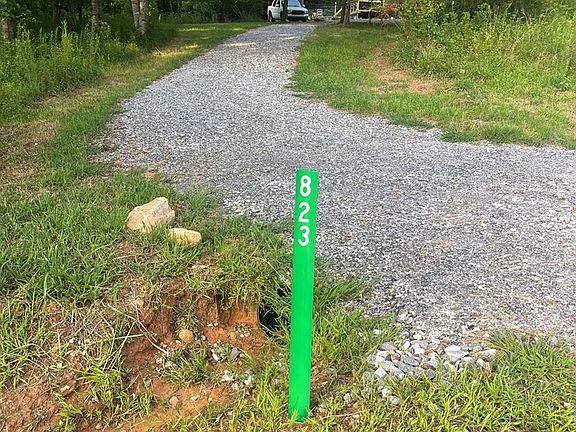 3rd image of 823 Hidden Lake Rd