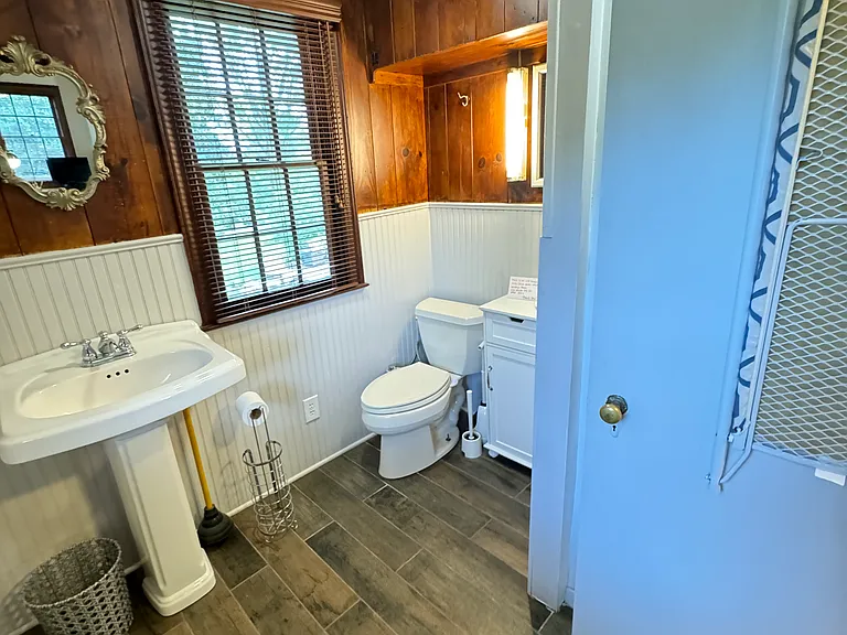 1022 Englewood Dr #1 — Photo 5