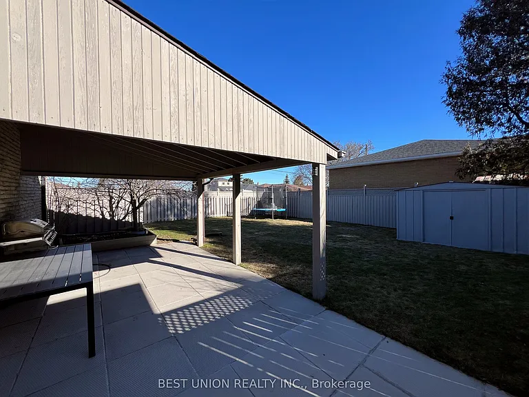 41 Lavina Cres — Photo 16