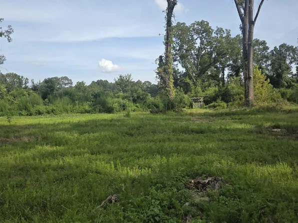 360 Perry Ct, Woodville, MS 39669