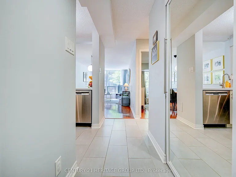 92 King St E #207 — Photo 3