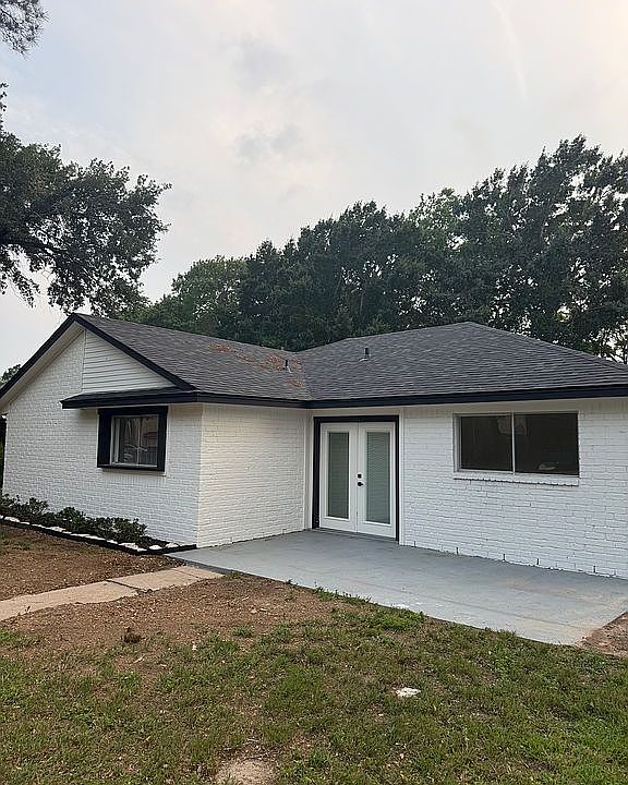 1st image of 2121 Baylor Dr