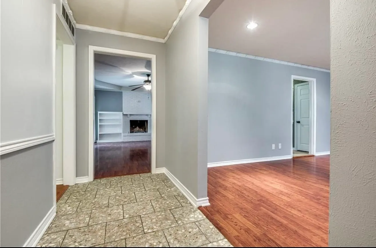 3 bed, 1820 sqft, $2,300 — Photo 3