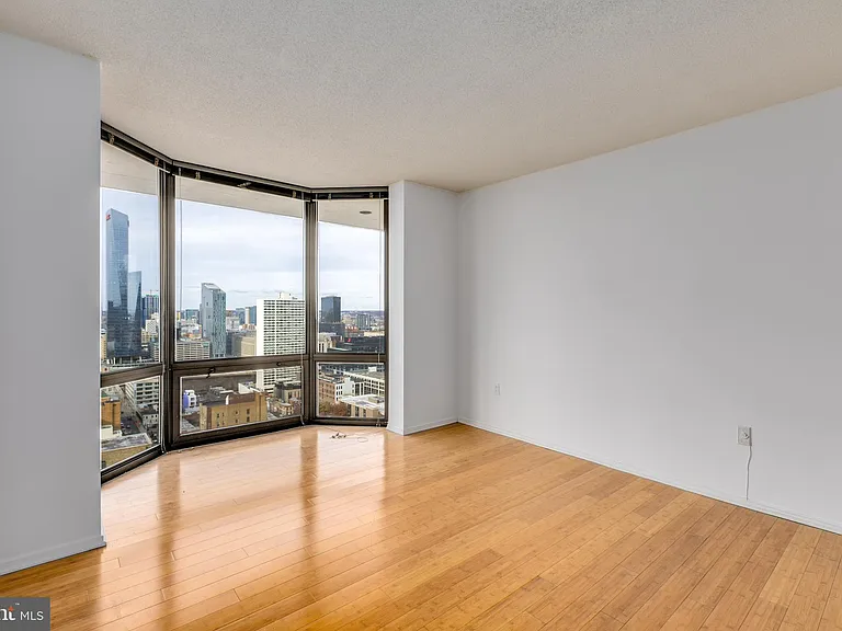 2020 Walnut St #29J — Photo 10