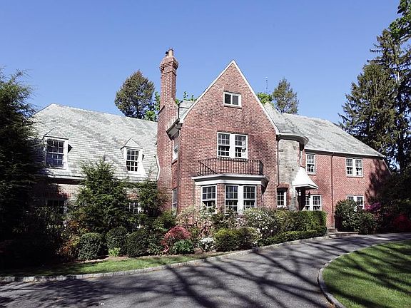 Meticulously designed Tudor