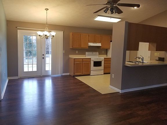 5th image of 4077 N Brookwood Dr
