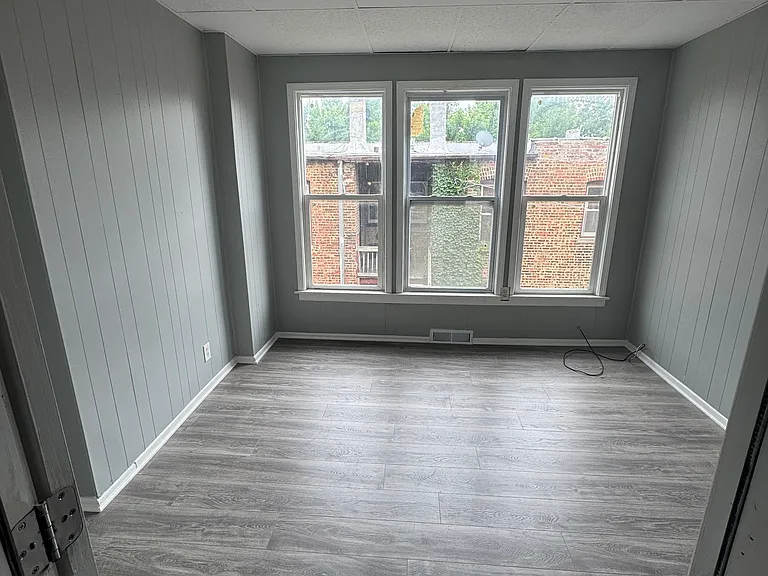 7250 S Langley Ave #2F — Photo 5