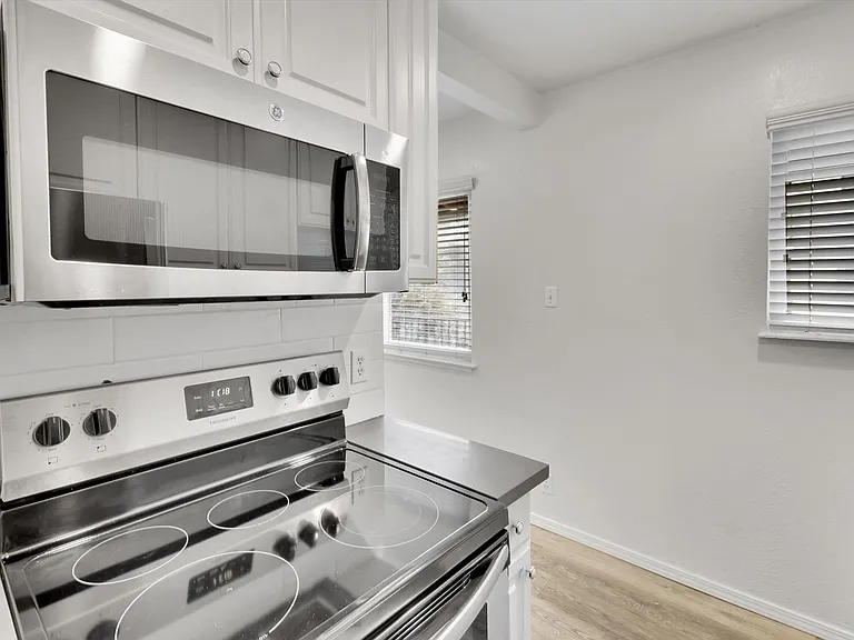 131 Cerrito Avenue — Photo 4