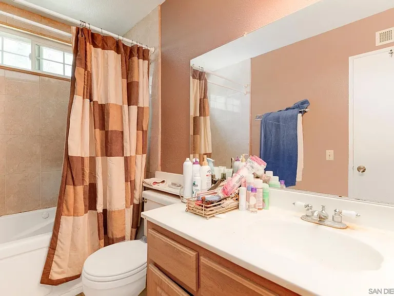 8113 Blythe Ct — Photo 9