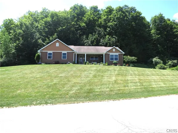 107 Schuyler Dr, Chittenango, NY 13037