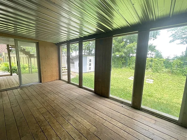 302 Livingstone St W #B — Photo 2