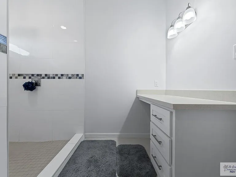 7283 Rain Forest Dr — Photo 33
