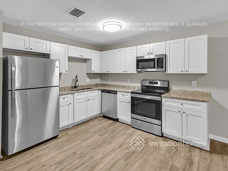 319 SW 9th Ave — Photo 10