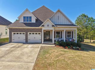 545 Oak Leaf Cir, Pell City, AL 35125