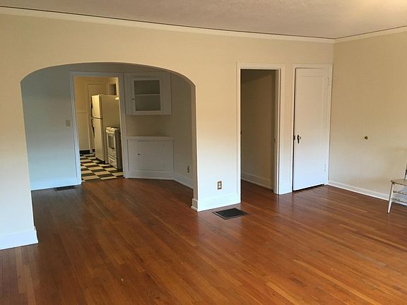 Dining room (taken from the living room)