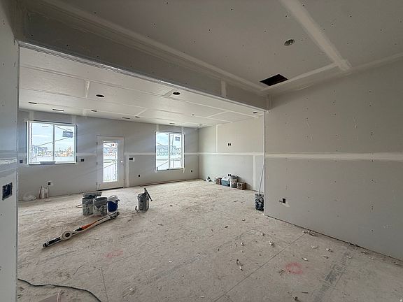 4th image of 2743 W Guernsey Ln #270