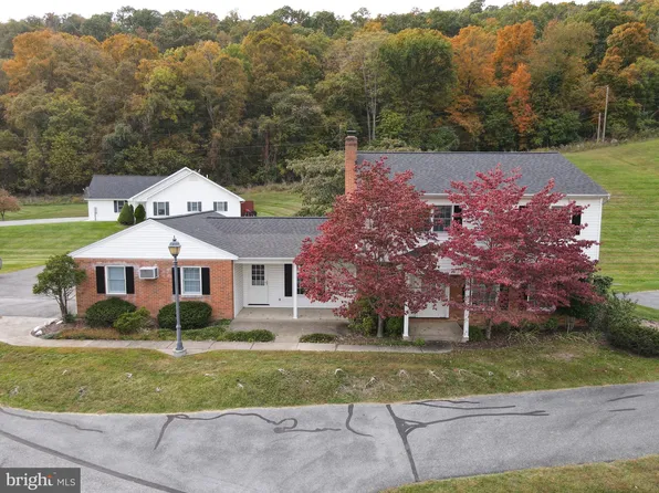 112 Garden Dr, Berkeley Springs, WV 25411