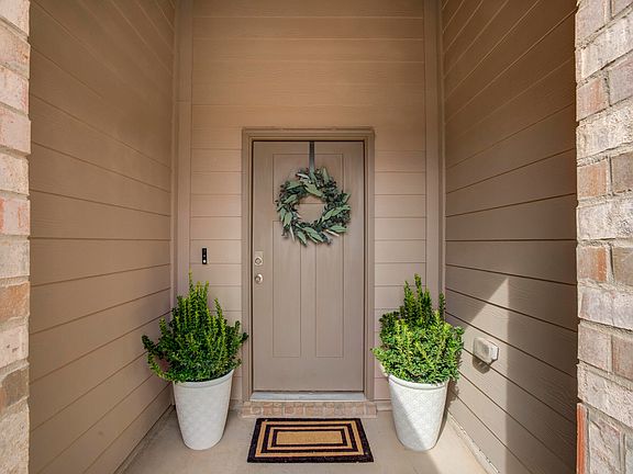 4th image of 328 Ranger St