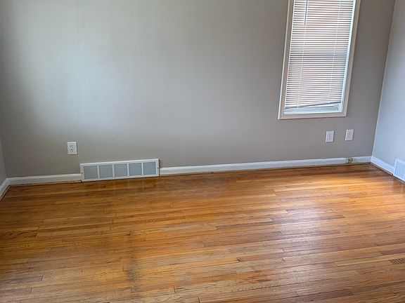 3rd image of 14605 College Ave