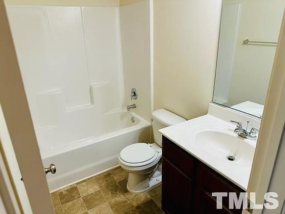 3rd image of 3292 Tracer Dr
