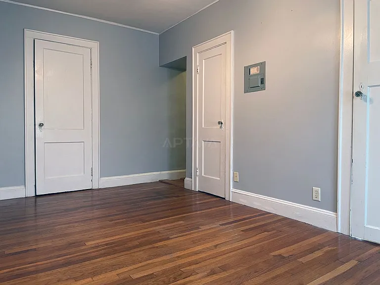 5 Haskell St #4 — Photo 2