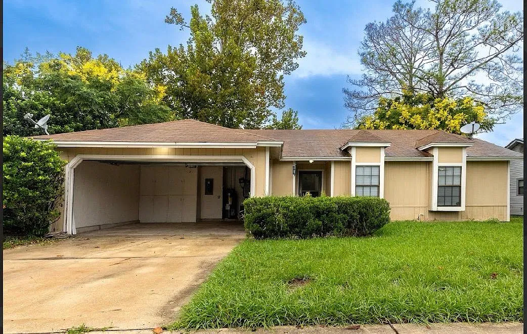 3 bed, 1306 sqft, $1,690 — Photo 2