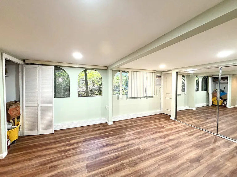 52 Deepdale Dr — Photo 10