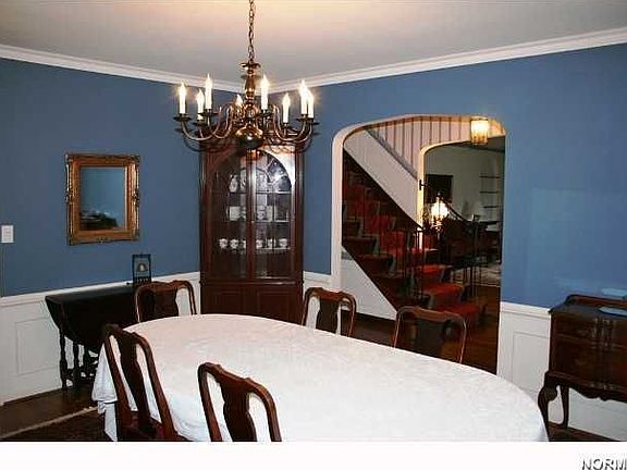 2nd image of 21685 Avalon Dr