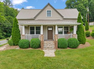 53 Harris Rd, Fairview, NC 28730