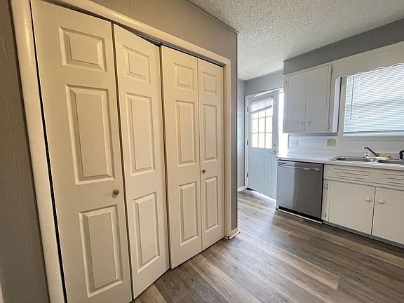 4th image of 5364 S Hutchinson Ave #B7