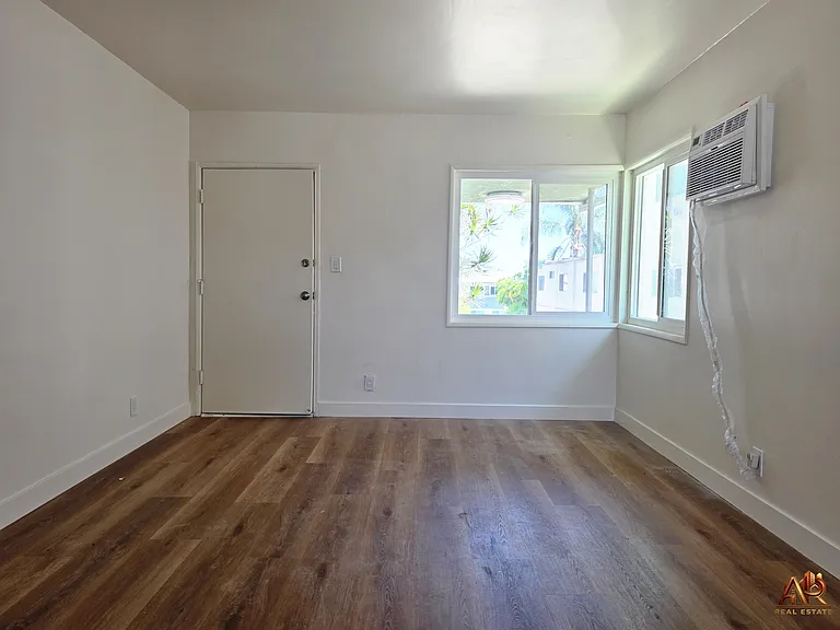 6107 Brynhurst Ave #11 — Photo 1