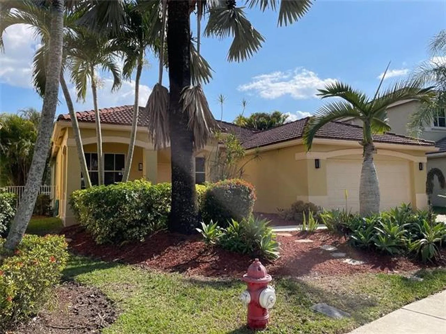 4293 Laurel Ridge Cir # 0, Weston, FL 33331 — Photo 2