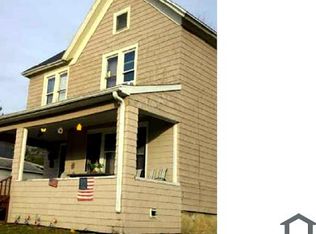 534 E Wyandotte St #1, Freeport, IL 61032