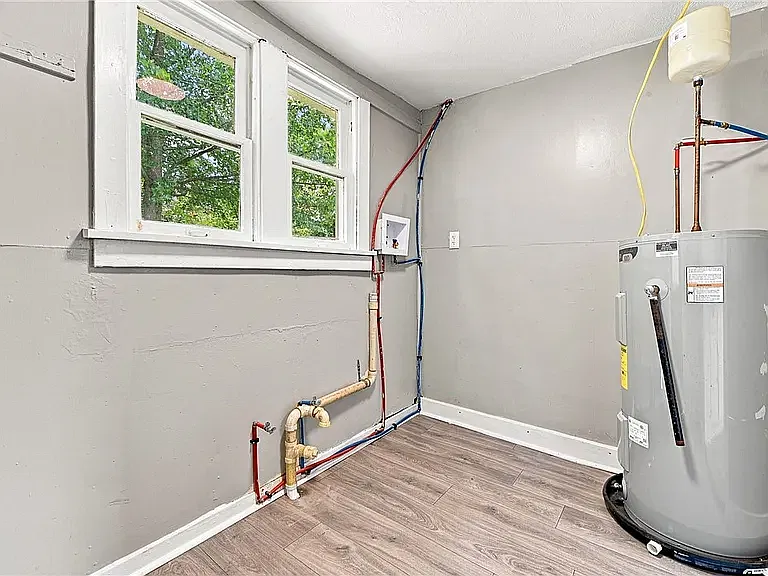 3 bed, $1,550 — Photo 3