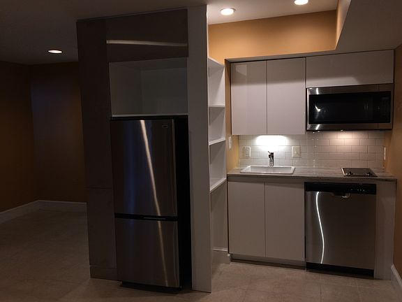 5th image of 4418 Lingan Rd NW #B