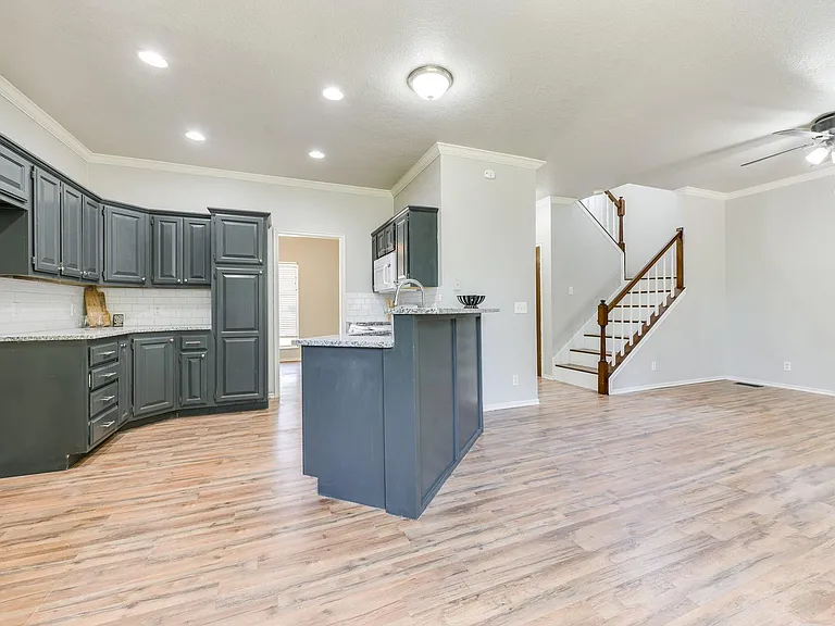 1829 Courtney Ln — Photo 14