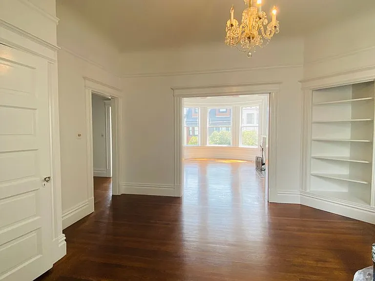 2937 Scott St — Photo 8
