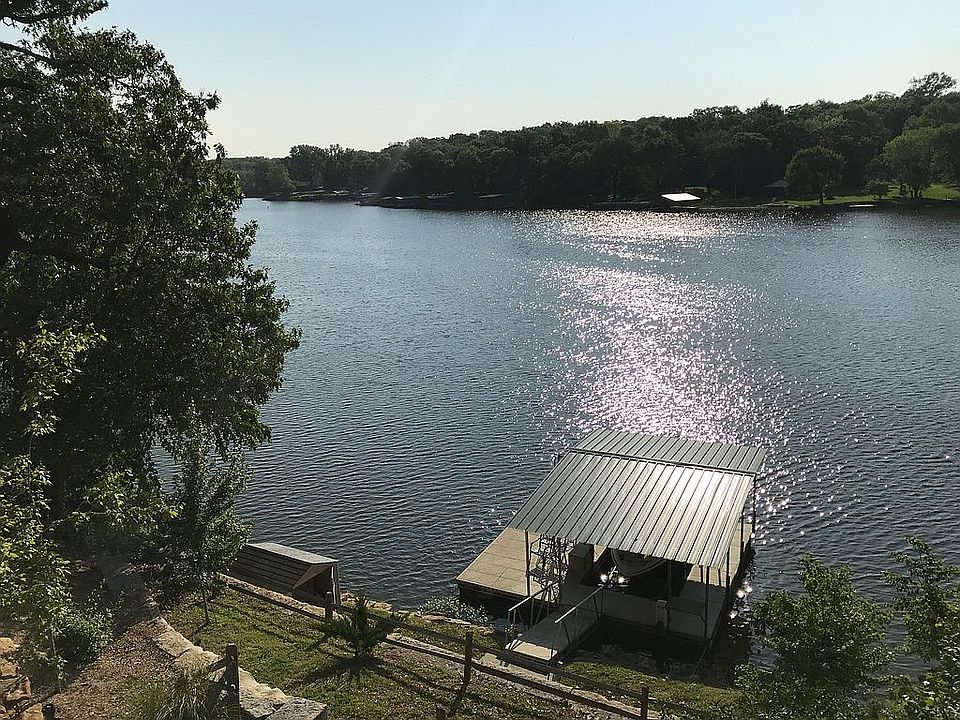 2nd image of 5096 Comanche Ln