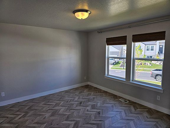 2nd image of 1472 W Majestic Dr