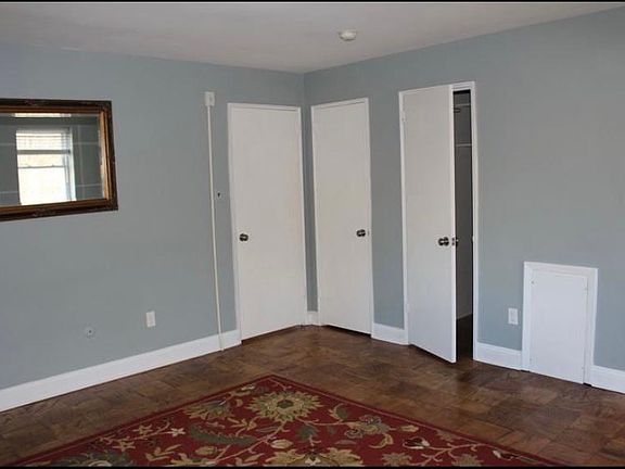 Large bedroom with 2 generous closets