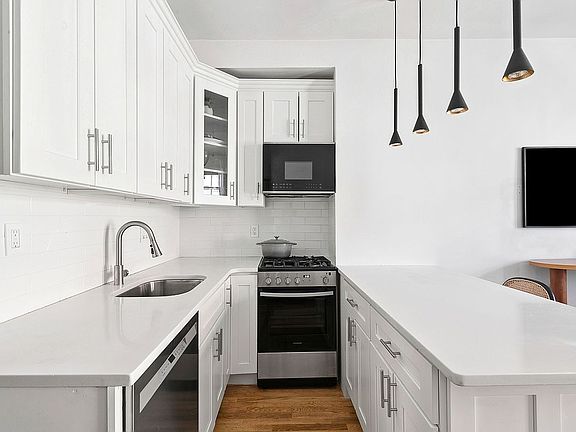 4th image of 87 Barrow St APT 5g