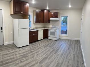 1176 Center Pl #2, Dubuque, IA 52001