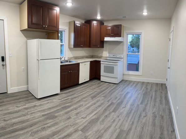 1176 Center Pl #2