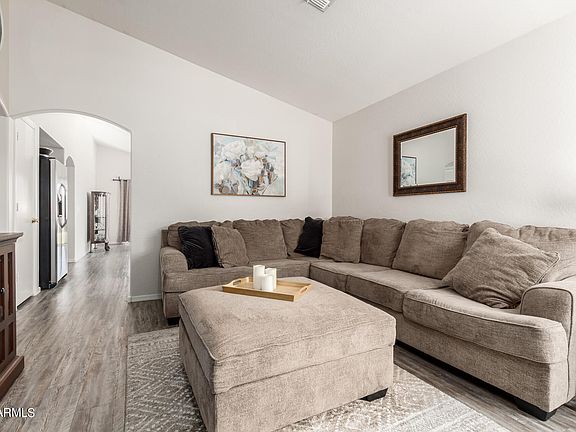 5th image of 11821 W POINSETTIA Drive