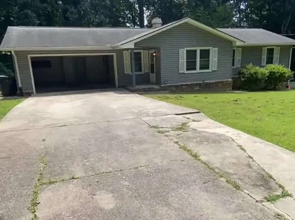 693 Maple Ln, Lawrenceville, GA 30044