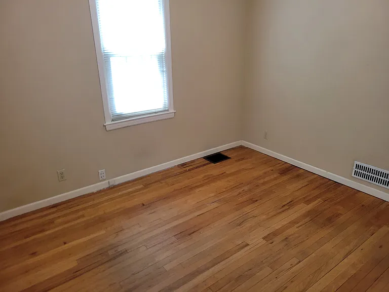 6720 Floyd St — Photo 20