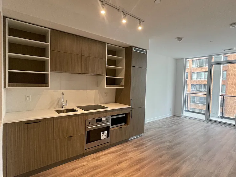 20 Edward St #512 — Photo 5
